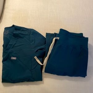 FIGS Caribbean Blue Scrubs! Top XXS, Bottoms XS!